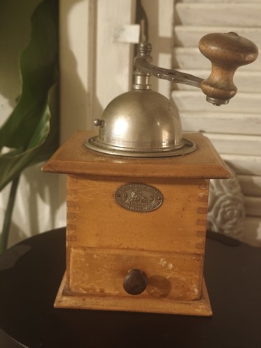 Alte kaffemühle von - alte,
