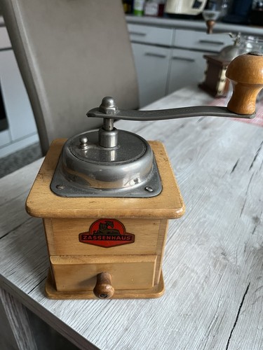 Alte kleine kaffeemühle - kleine,