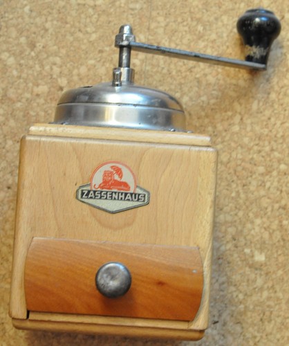 Alte antike kaffeemühle - antike,