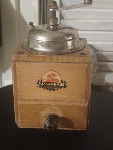 Schöne alte kaffeemühle - alte, von